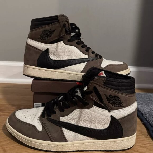 Travis Scott Jordan 1 High - Picture 1 of 5